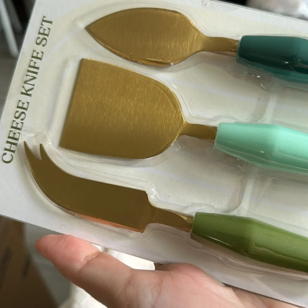 Cheese knife set